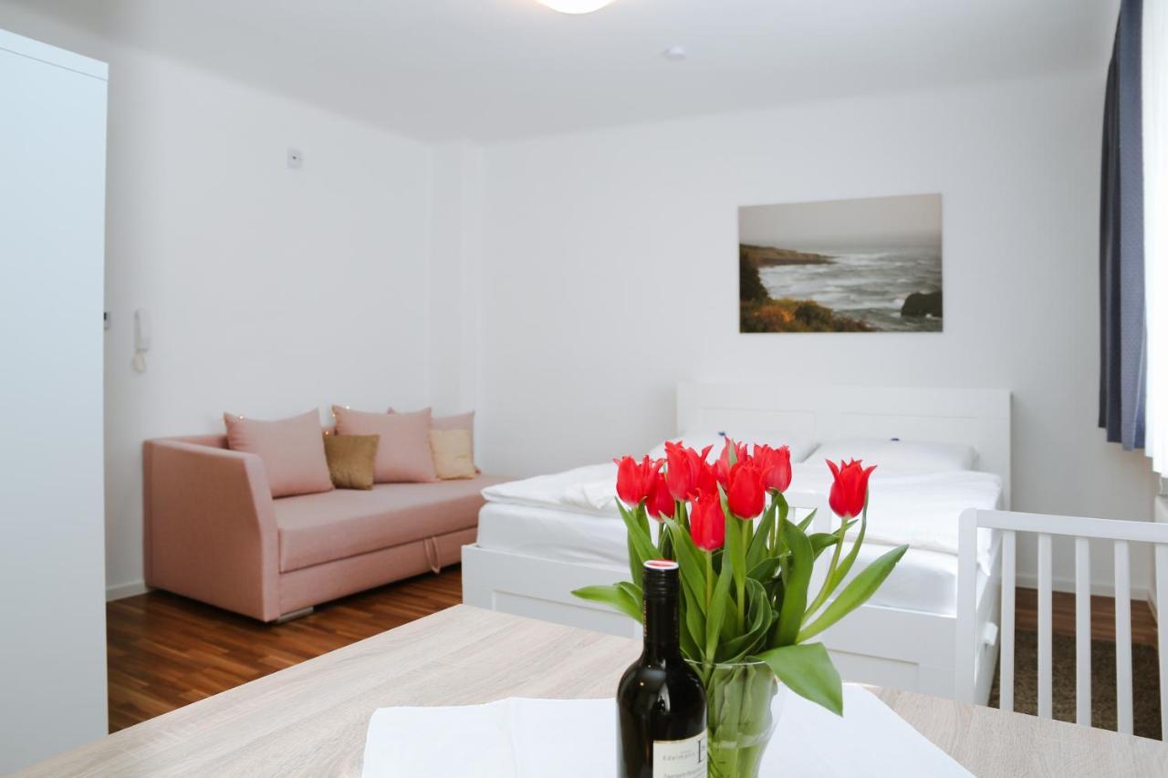 Ferienwohnung in der Fußgängerzone Gartenblick - Studio Apartment Eisenstadt Exterior foto